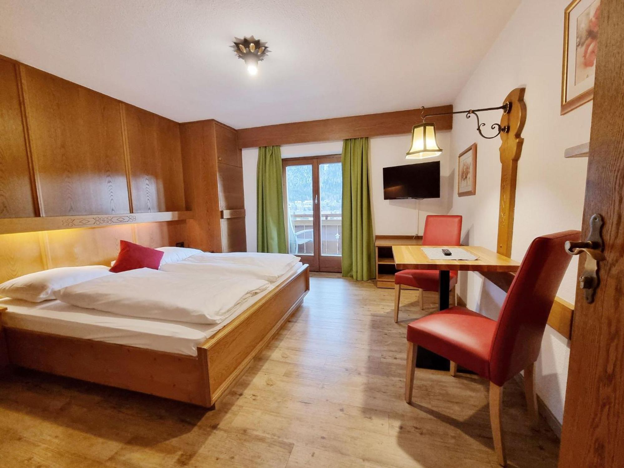 Ferienhaus Goldenes Landl Mittenwald Esterno foto